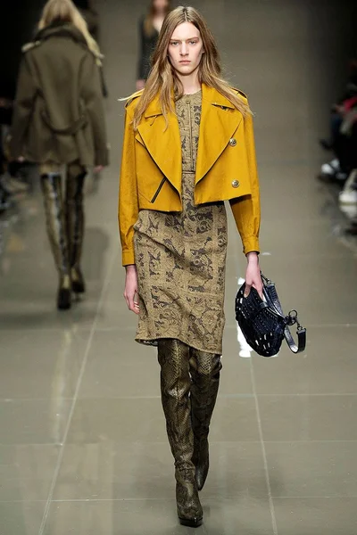 Look 17